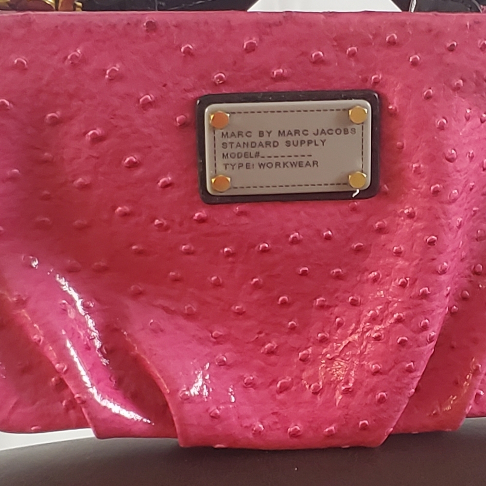 AUTHENTIC PINK MARC JACOBS PURSE - Picture 2 of 6
